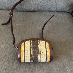 Like new APC Mini Demi Lune